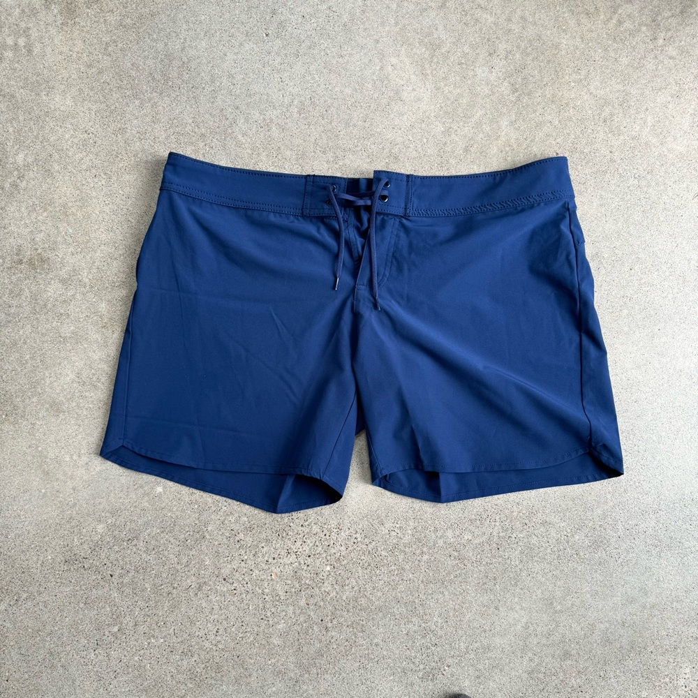 Carve Designs Noosa 2.0 board shorts size 14 Navy